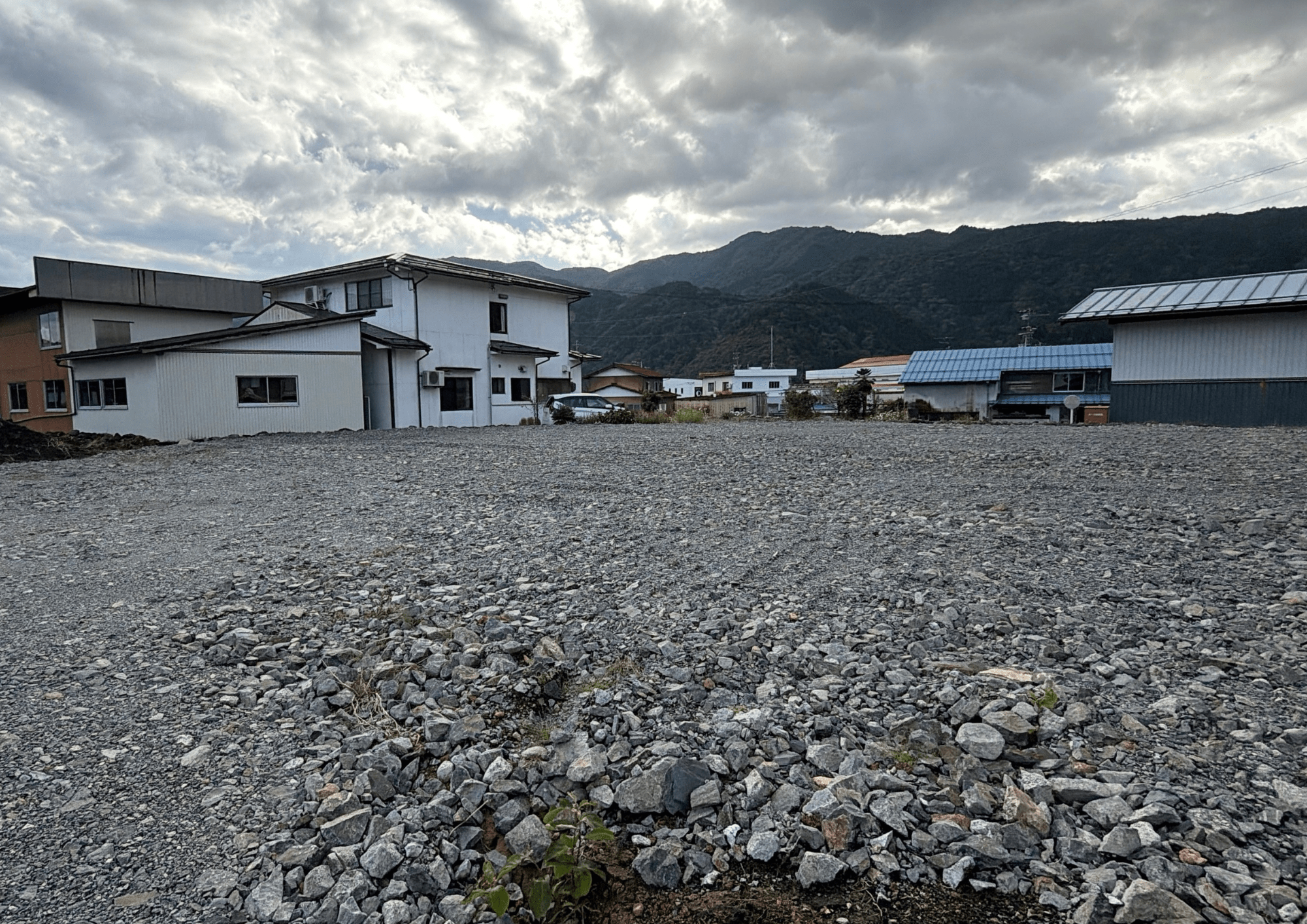 落ち着いた環境でゆとりある敷地が魅力の土地【S-39-3】