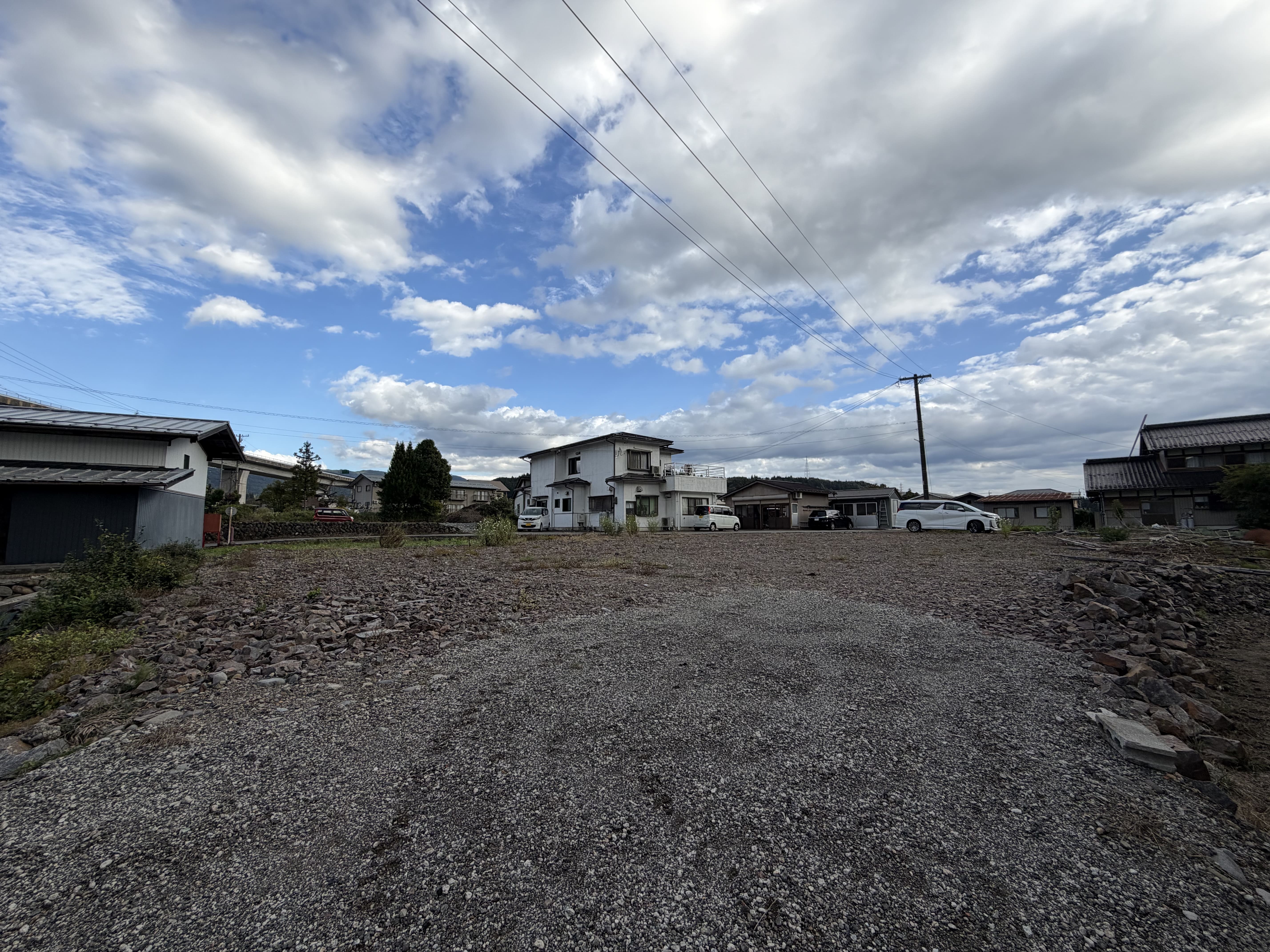 国道から一本入った通りで暮らしやすさと安心感のある立地【S-39-2】